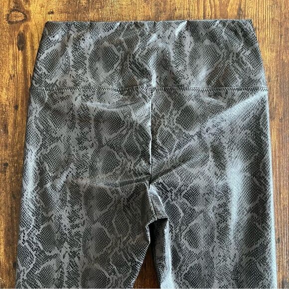 7 For All Mankind Snakeskin Print Faux Leather Leggings - Picture 4 of 7